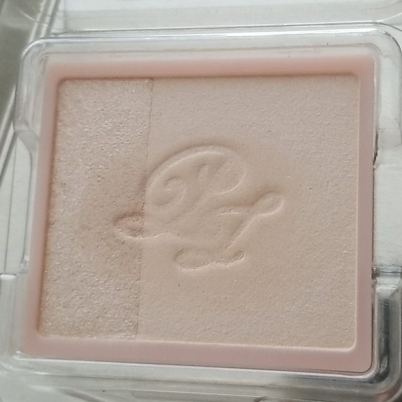 Paul & Joe blush refill 01 highlighter - Picture 1 of 4